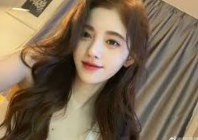 麻豆啊传媒app黄版-领略创意新视角，成人影像平台的两面性探究